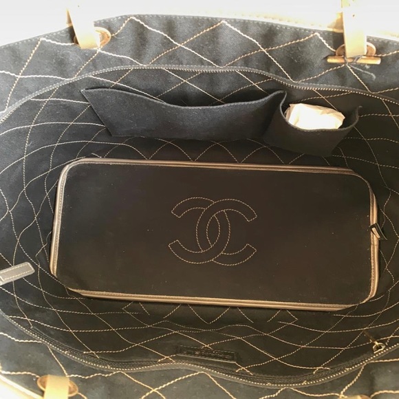 CHANEL tote Large Gold tote w dustbag, auth. card - Picture 7 of 8